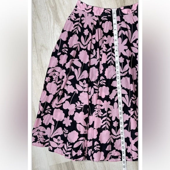 Boden Full Cotton Midi Skirt w Pink/Black Bold Flower Print Size 8P - Picture 7 of 10